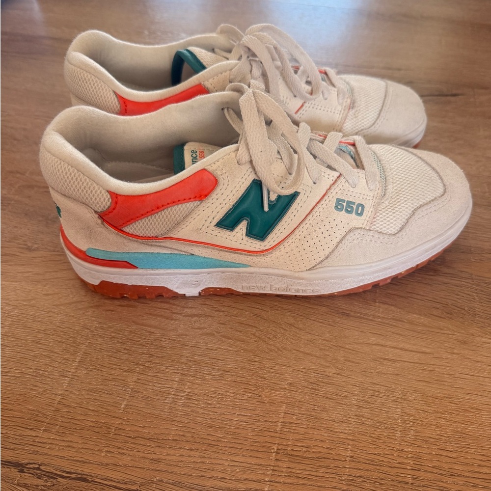 New Balance 550
Sea Salt Verdigris (Women's)